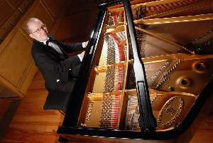 Photograph of Alexander Tutunov